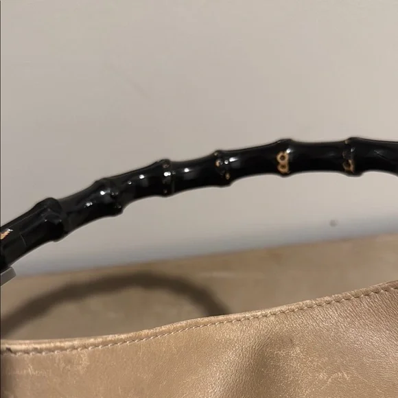 ⭐️SOLD⭐️ Gucci Diana Bamboo Greige Leather Bag - Picture 9 of 10